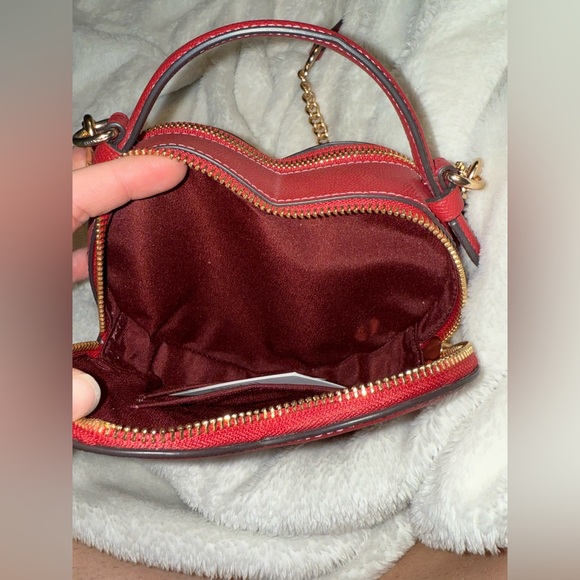 Coach heart Crossbody - Picture 4 of 7